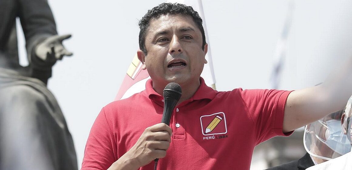 Poder Judicial absuelve por unanimidad a congresista Guillermo Bermejo